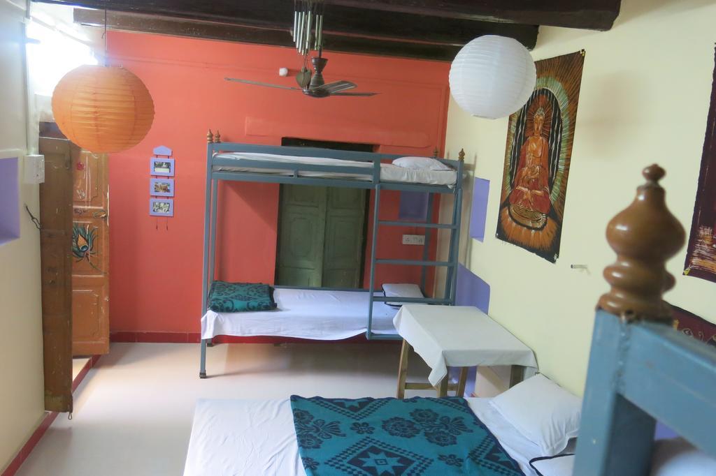 Suraj Guest House - Varanasi — Photos 1